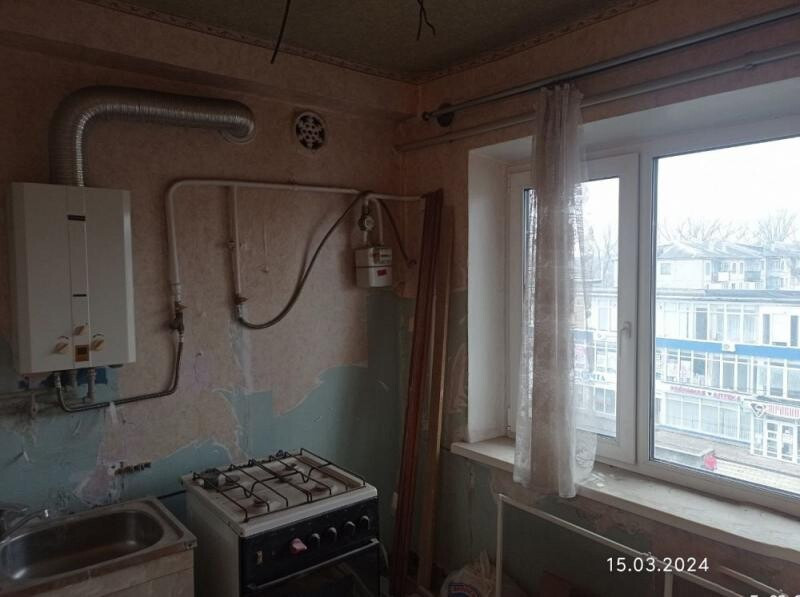 Продаю 2 - х комнатную квартиру, кв. Металлургов арт 924