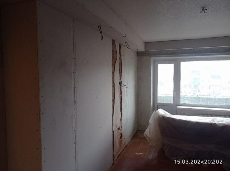 Продаю 2 - х комнатную квартиру, кв. Металлургов арт 924