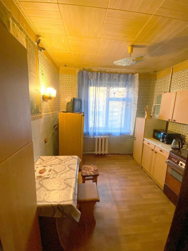 Продается 2 - х комнатная квартира, Капитальная (микрорайон Октябрьский) арт 1022